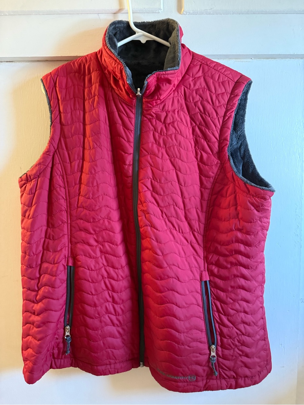Free Country Quilted Red Sleeveless Vest with Gray Trim reversible vest